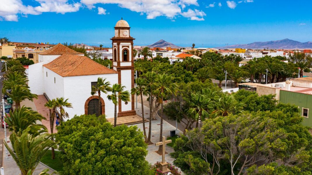 British Airways launches new flights from London Gatwick Airport to second biggest Canary Island British Airways launches new flights from London Gatwick Airport to second biggest Canary Island
