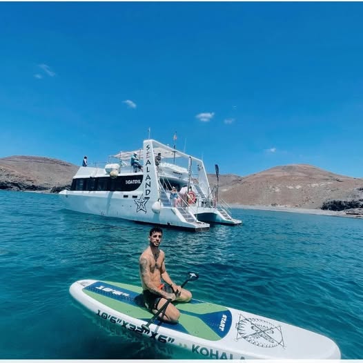 Explore Stunning Waters: Caleta de Fuste to Corralejo Boat Adventure Explore Stunning Waters: Caleta de Fuste to Corralejo Boat Adventure