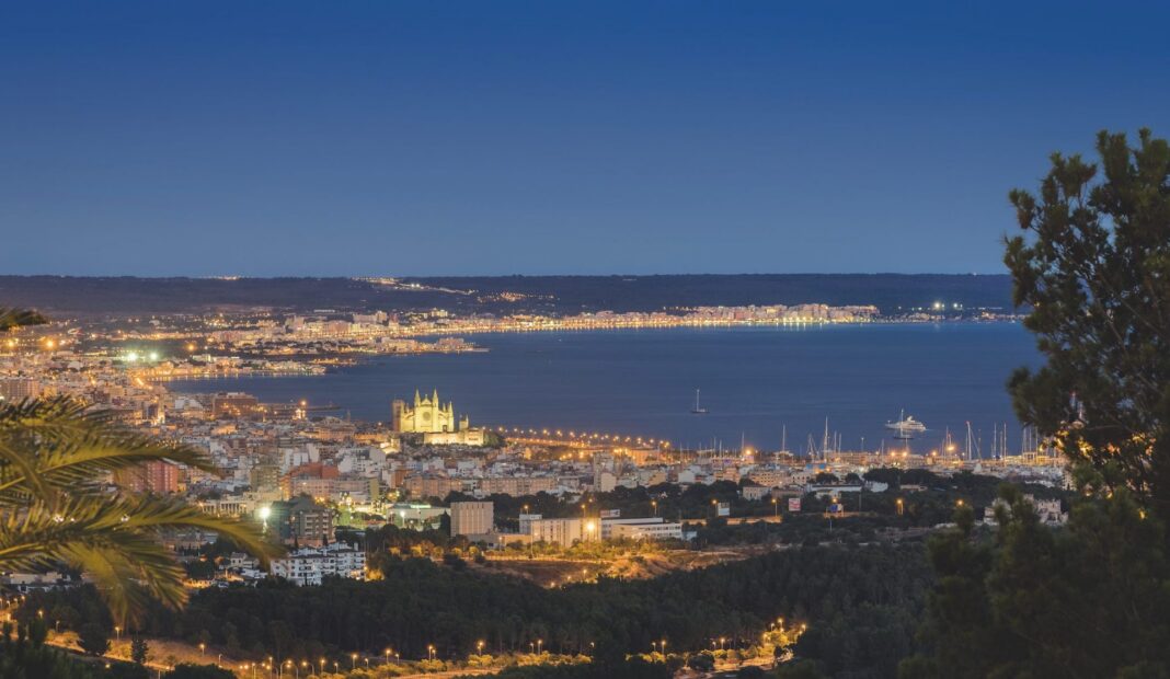Balancing Tourism and Local Activism: The Impact of Anti-Tourism Sentiment in Mallorca Balancing Tourism and Local Activism: The Impact of Anti-Tourism Sentiment in Mallorca
