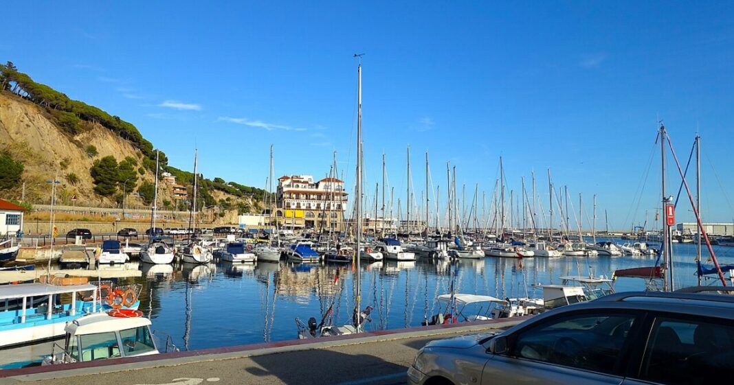 Arenys de Mar: Insights on Neighborhoods, Property Prices, and Community Life