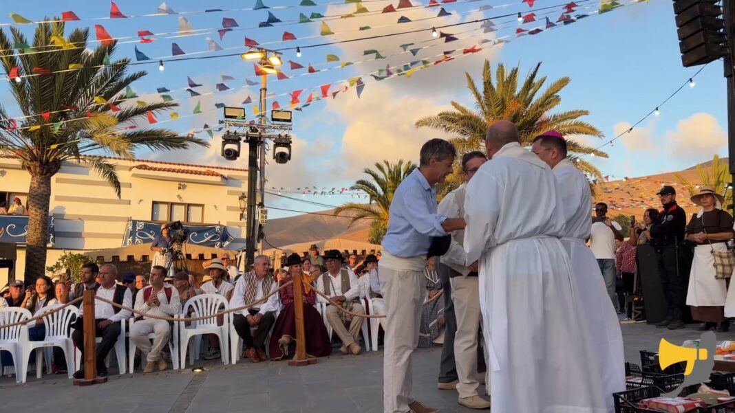 Puerto del Rosario strengthens ties with Virgin of Rosario. Puerto del Rosario strengthens ties with Virgin of Rosario.