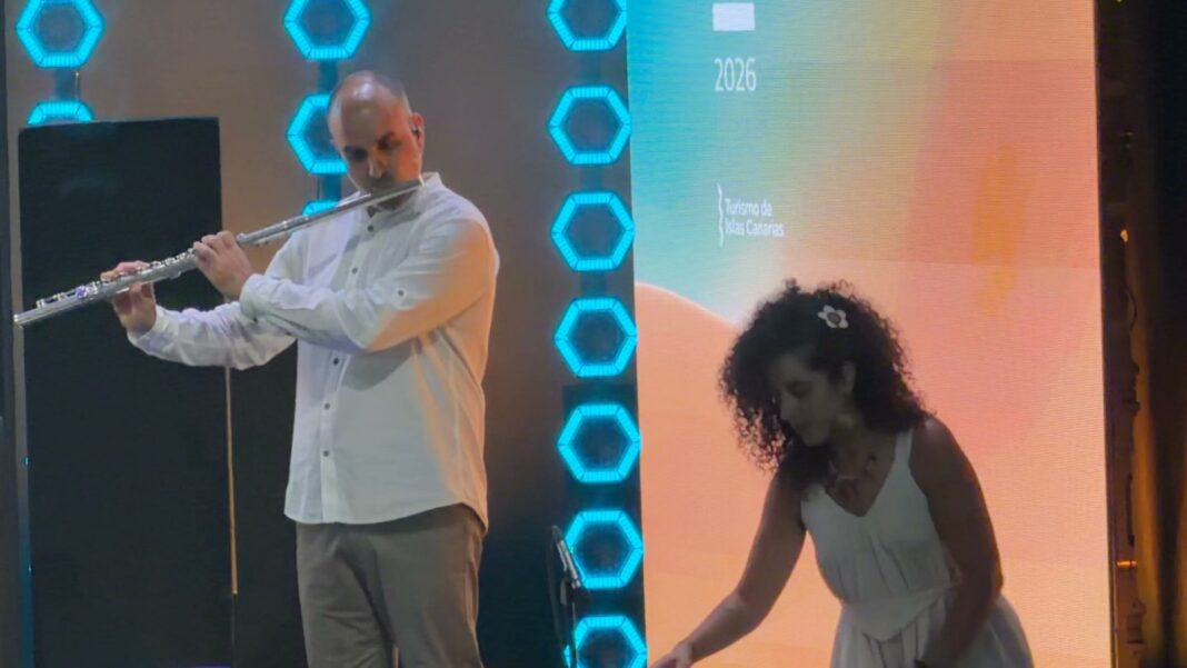 Beautiful version of Canarian anthem closes tourism awards ceremony. Beautiful version of Canarian anthem closes tourism awards ceremony.